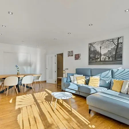 Family With Location Feriehus